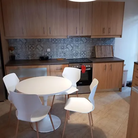 House M A R Y Appartamento Pefkali